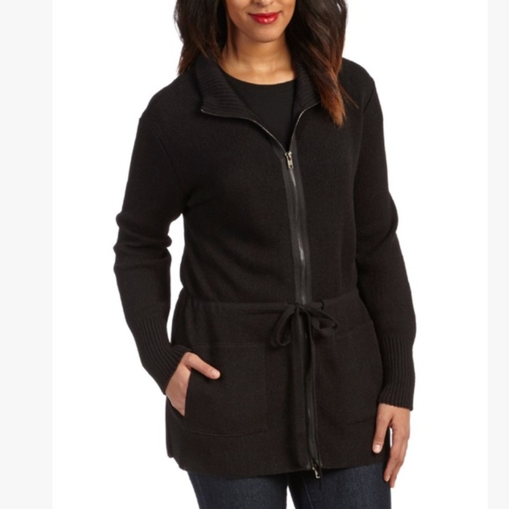 Beyond Threads Black Zippered Sweater-Large